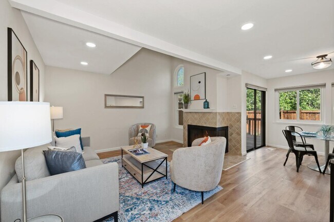 Building Photo - 1545 Camden Village Cir