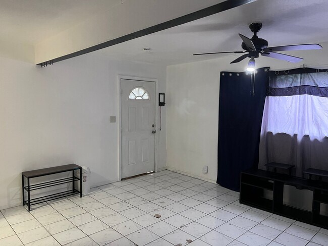 Building Photo - 76-6270-6270 Plumeria Rd