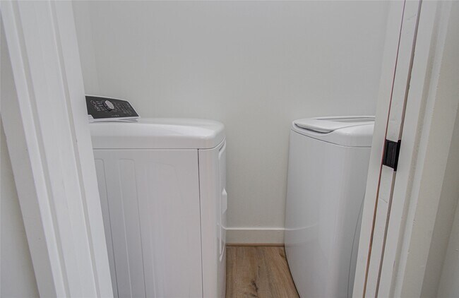 Building Photo - 4605 Edison St