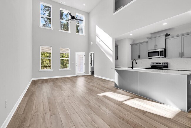 Building Photo - 408 Ireland Way
