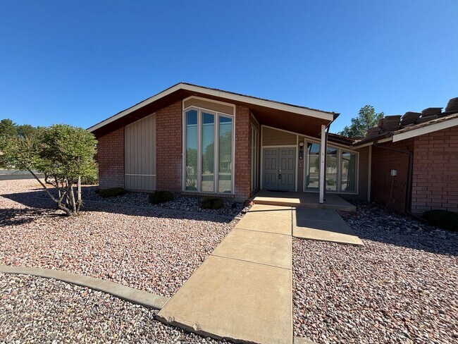 Building Photo - SPACIOUS REMODELED HOME FOR RENT!