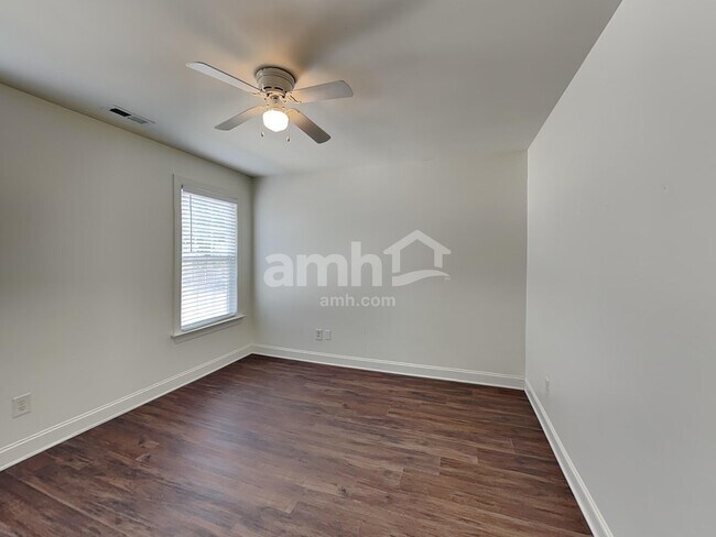 Building Photo - 2016 Sentinel Dr