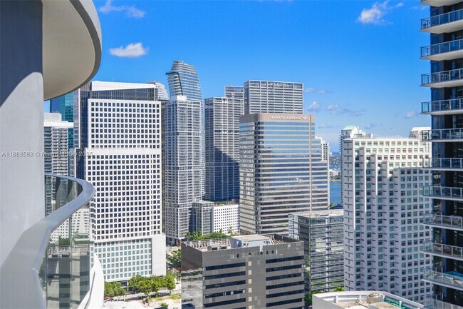 Building Photo - 1000 Brickell Plaza