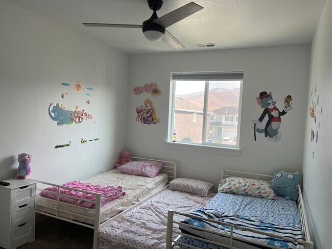 Building Photo - 4592 Rustic Ranch Way