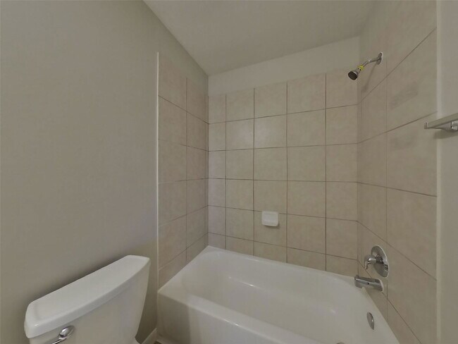 Building Photo - 1910 Flycaster Dr