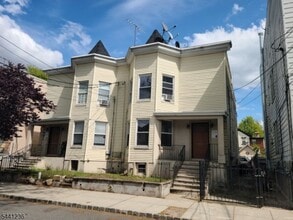 Building Photo - 54 Smith St