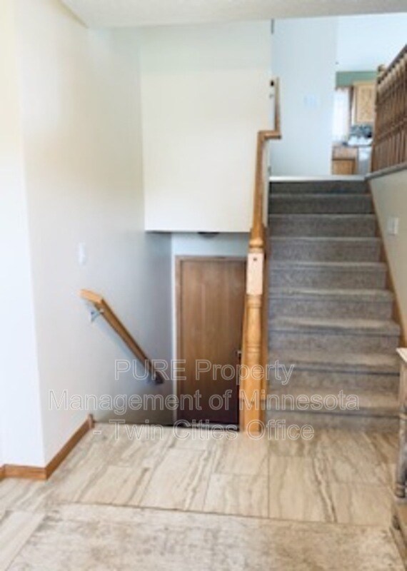Building Photo - 806 103rd Ave NE