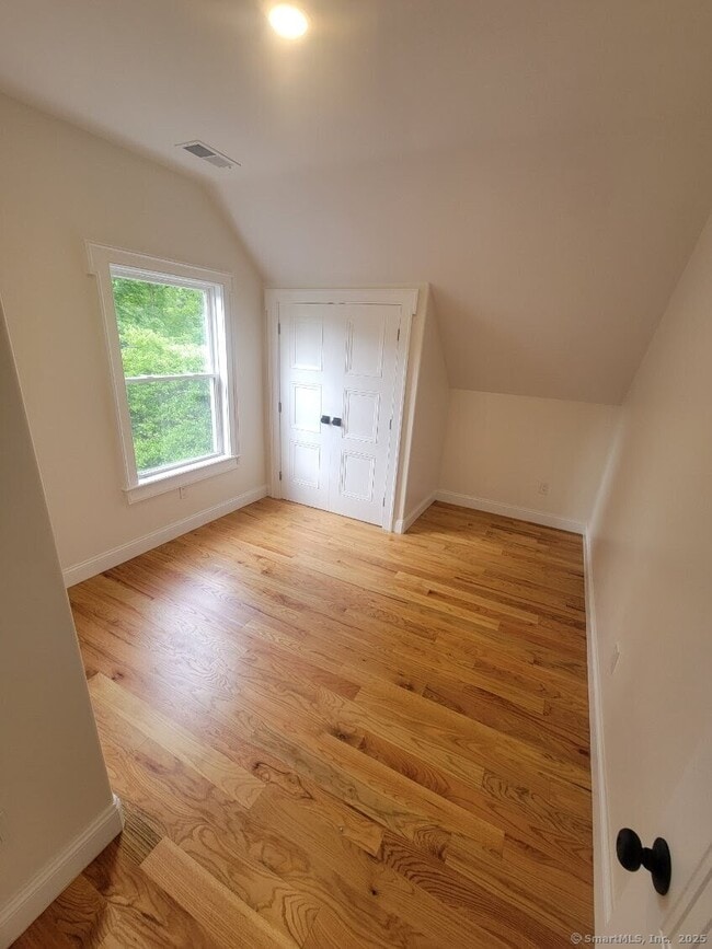 Building Photo - 48 E Pembroke Rd
