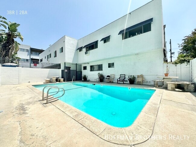 Building Photo - 6025 Whitsett Ave