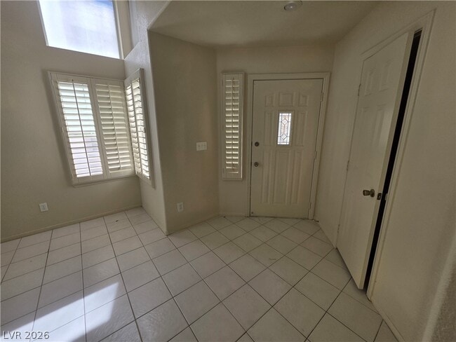 Building Photo - 8008 Dover Shores Ave