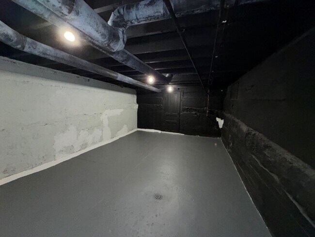 Building Photo - Lovely 2 Bedroom / 1 Bath for Rent - Section 8 Welcome