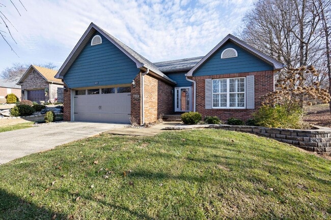 Building Photo - 1125 Oak St