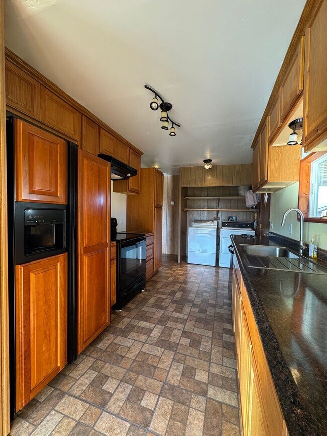 Building Photo - Spacious Pet-Friendly Rental on 3 Acres — Perfect for Horse Owners!