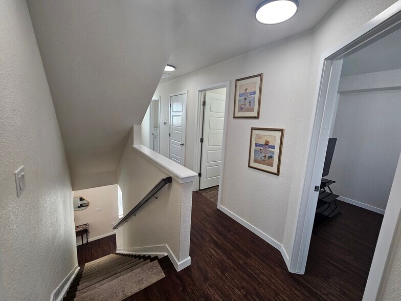 Building Photo - 9378 Timberlake Loop