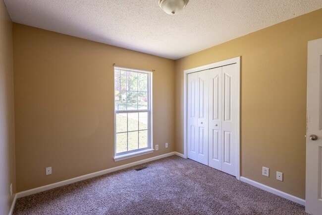 Building Photo - 356 Andrew Dr