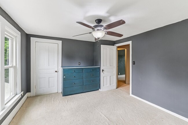 Building Photo - Charming 3-Bedroom Home with Spacious Back...