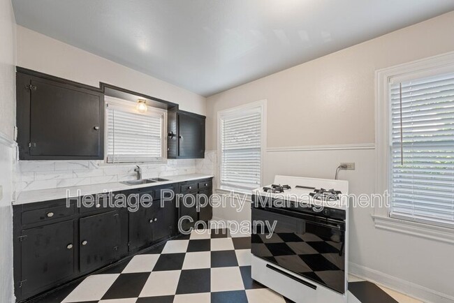 Building Photo - 109 W Norwood Ct