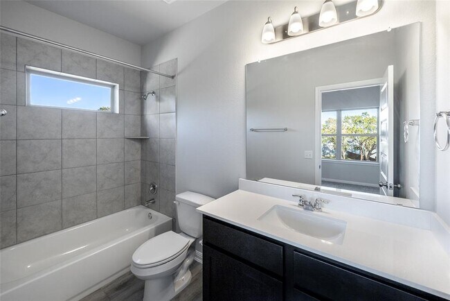 Building Photo - 104 Chalk Lake Cove