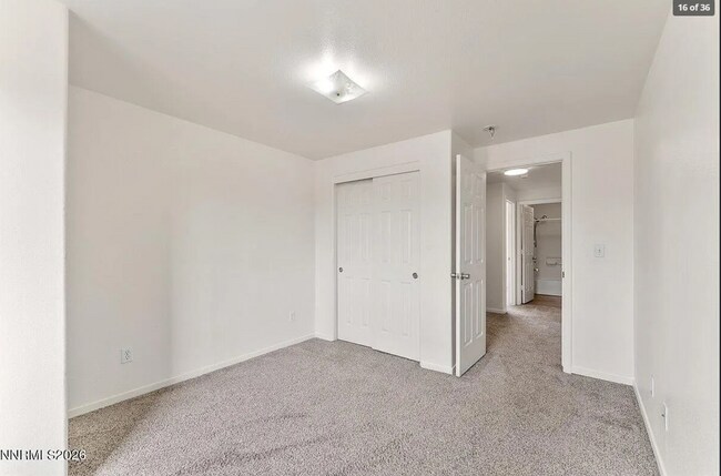 Building Photo - 3907 Village Dr