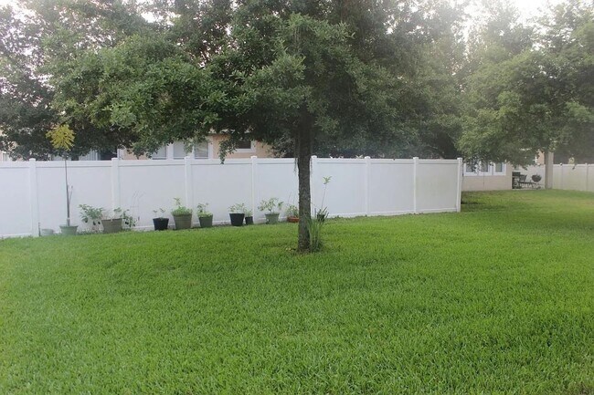 Building Photo - Elegant 4-bedroom 3-bathroom Home in Windermere