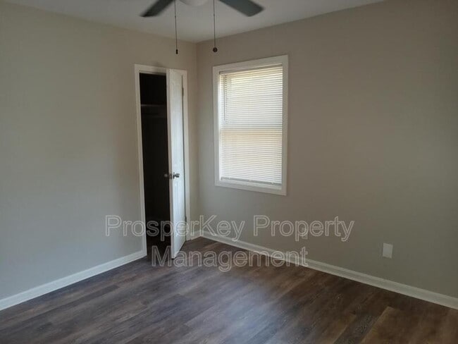 Building Photo - 5109 Thomason Ave