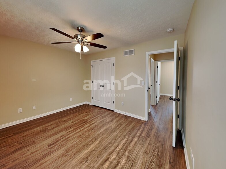 Building Photo - 10312 Stonewall Ct