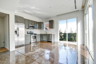 Building Photo - 5407 Huntington Dr N