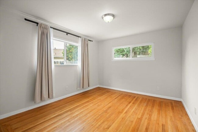 Building Photo - 18500 Crest Ave