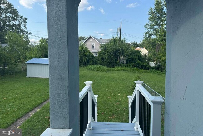 Building Photo - 2502 Halcyon Ave
