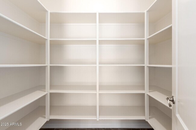 Building Photo - 3142 N Clanton St