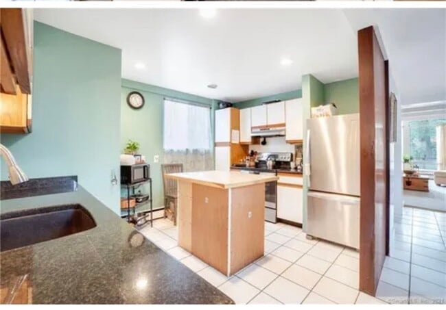 Building Photo - 47 Hill St