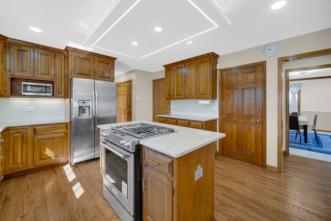 Building Photo - 2872 Whispering Oaks Ct