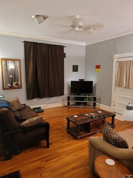 Living room - 628 Clark Ave
