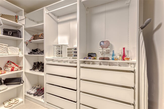 Building Photo - 3900 Galt Ocean Dr