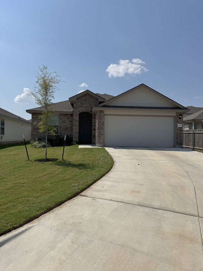 Primary Photo - 3-bedroom 2-bathroom house!