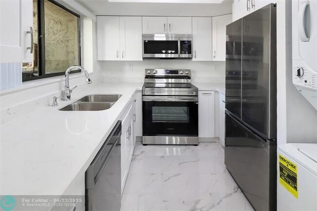 Building Photo - 2590 Coral Springs Dr