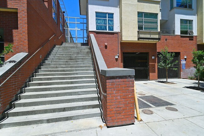 Building Photo - 1 E Julian St