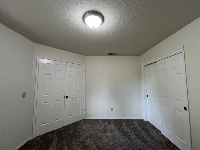 Building Photo - **PENDING**