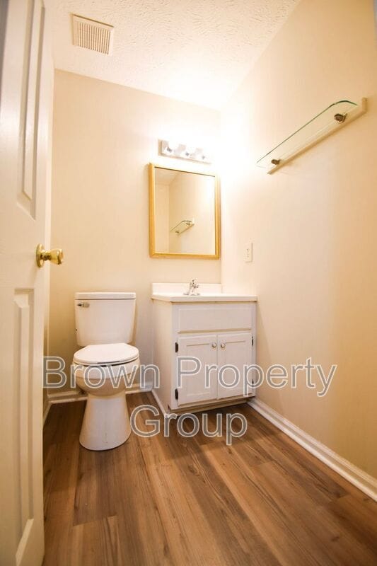 Building Photo - 624 Porter Rd