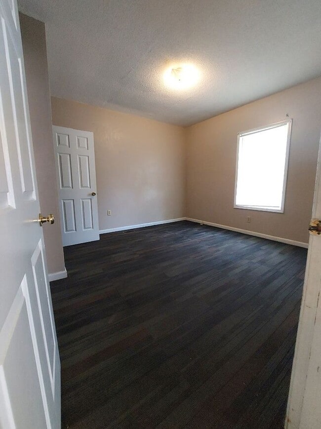 Building Photo - COMING SOON! Beautiful 3 bed Home!!!