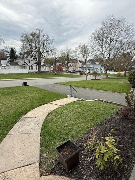 Building Photo - 271 Fuller Terrace