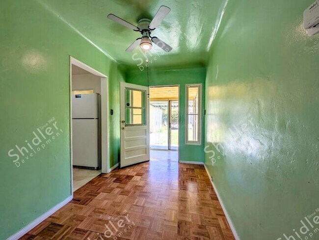 Building Photo - 2 Bedroom 1 Bath and 2 Massive Yard in North San Bernardino