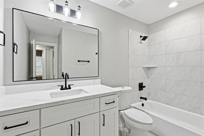 Building Photo - 9716 Fillmore St