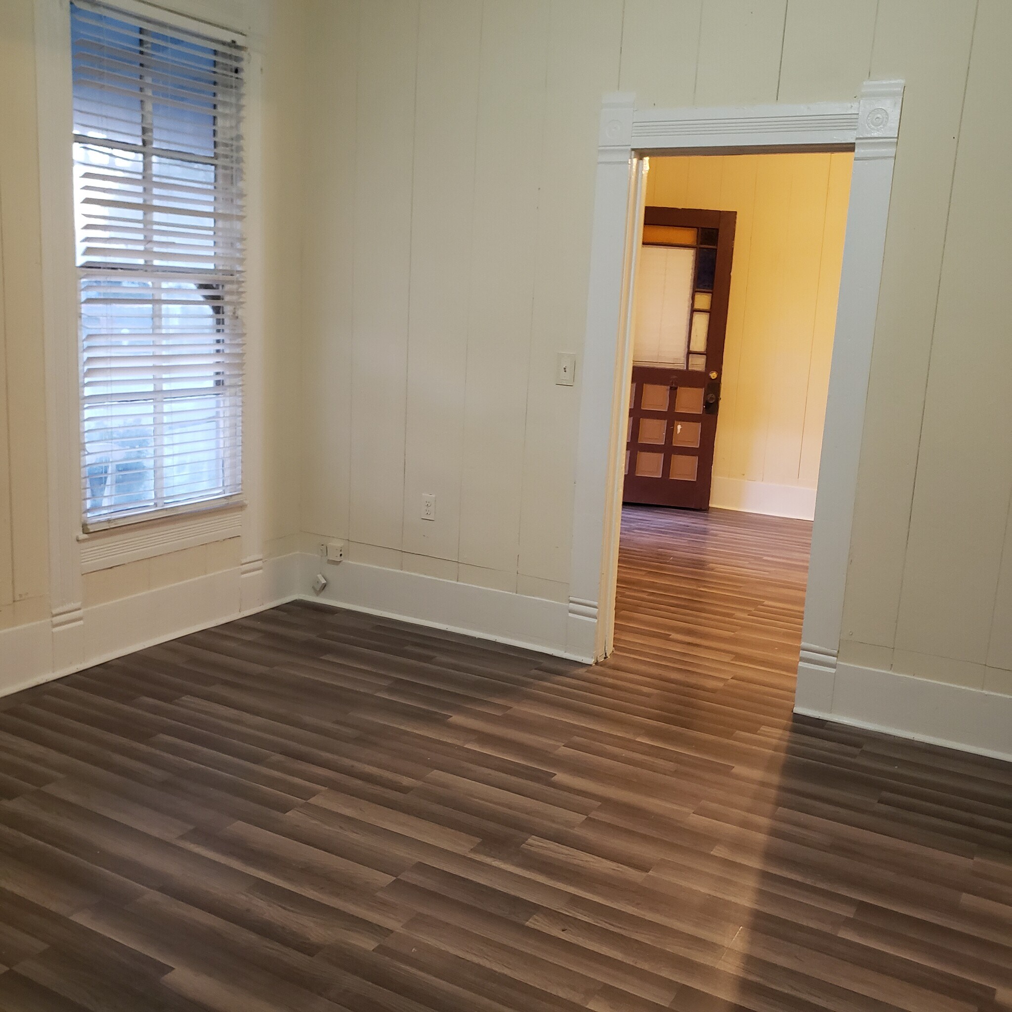 Building Photo - 716 N Main St