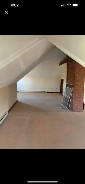 Living space - 1297 Portland-Cobalt Rd