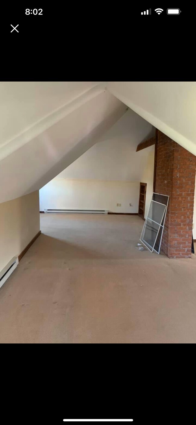 Living space - 1297 Portland-Cobalt Rd