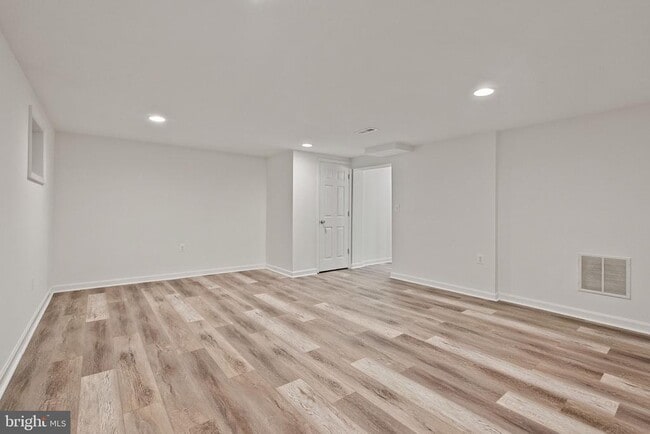 Building Photo - 8914 Shamrock Ct