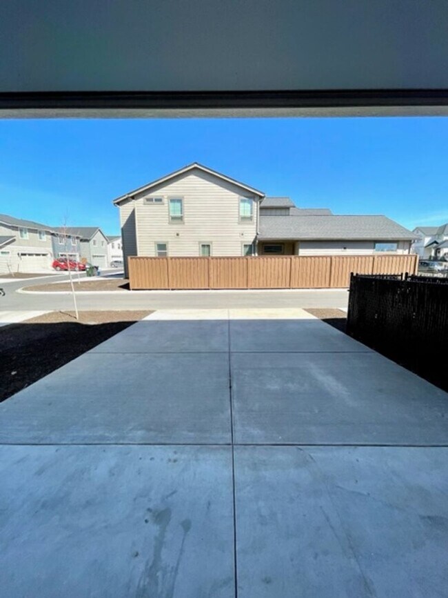 Building Photo - 3070 NE Terreo Pl