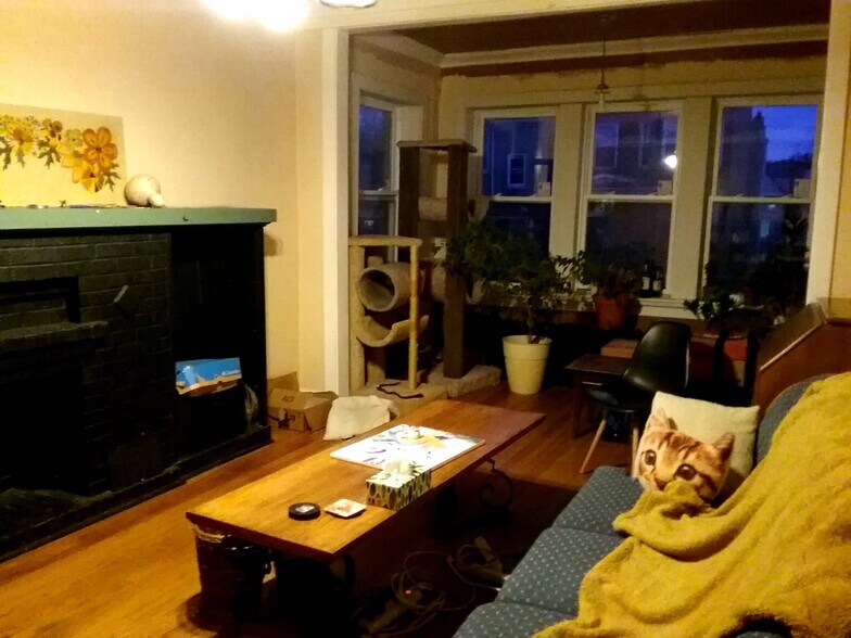 Living Room - 1502 N Springfield Ave