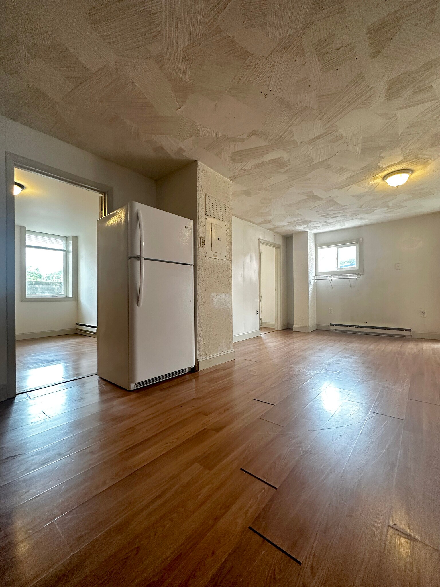 Building Photo - 114 Main St